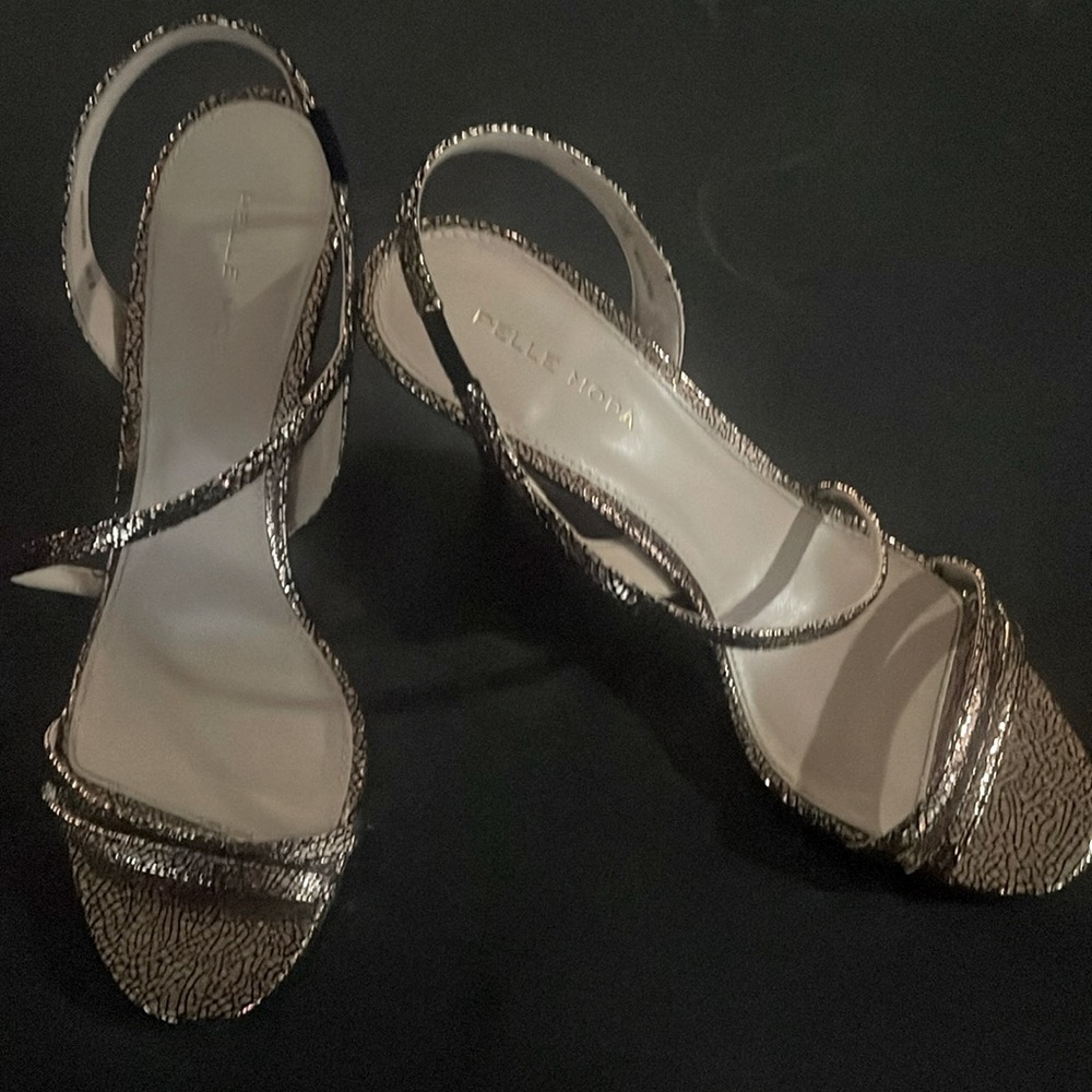 Pelle Moda ROONI MID HEEL - GOLD, BLACK size 8.5 (no box)